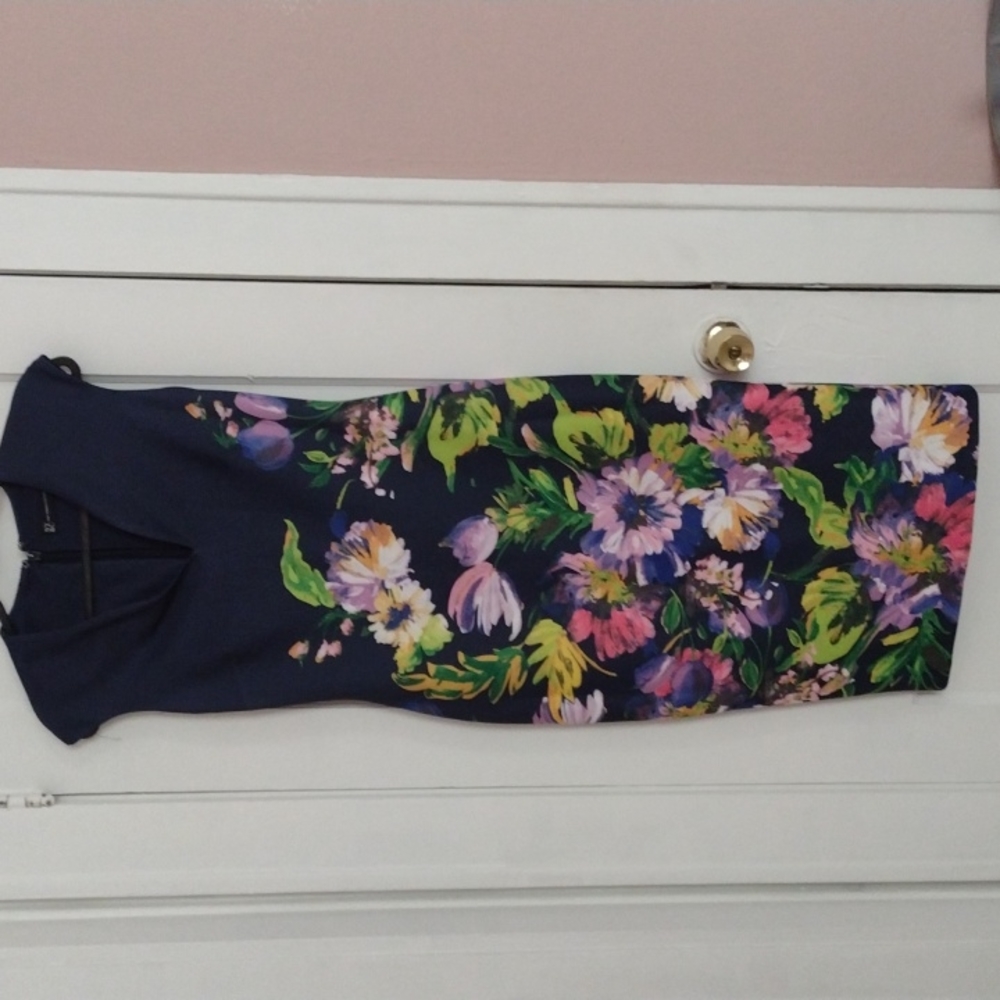 New York company dress size M